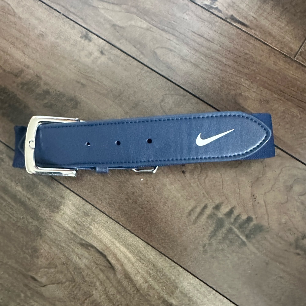 Used youth baseball Nike belt